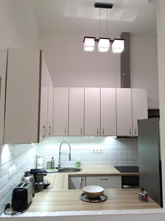 Hello Downtown Apartment - Eiffel Budapest Room photo