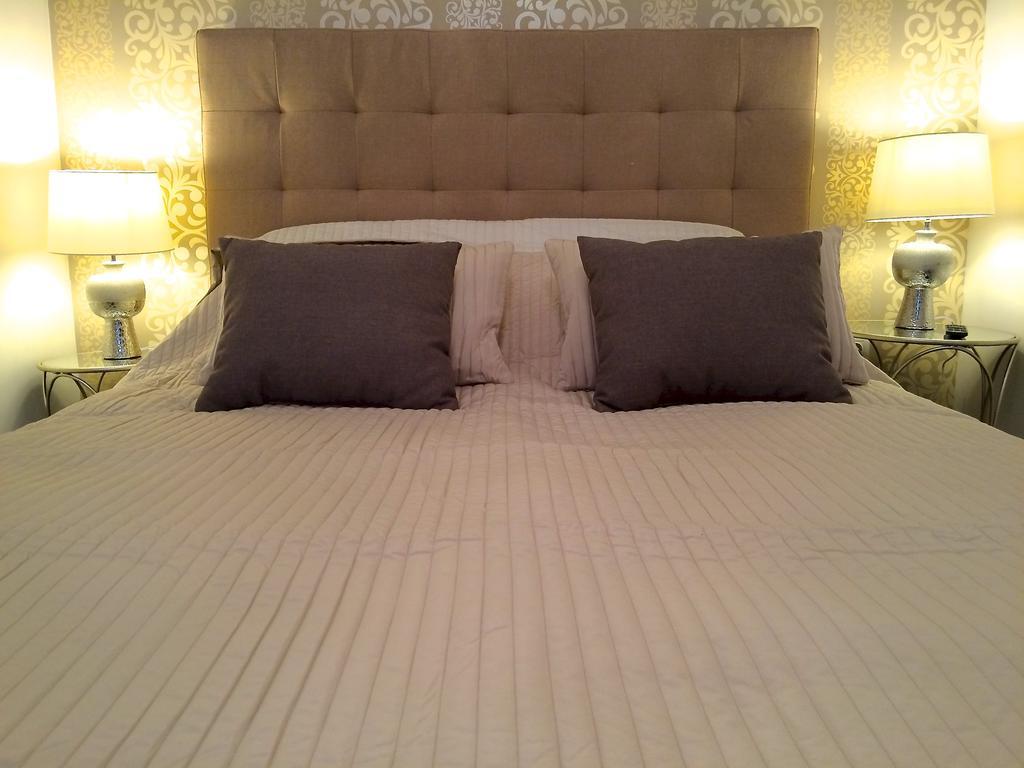 Hello Downtown Apartment - Eiffel Budapest Room photo