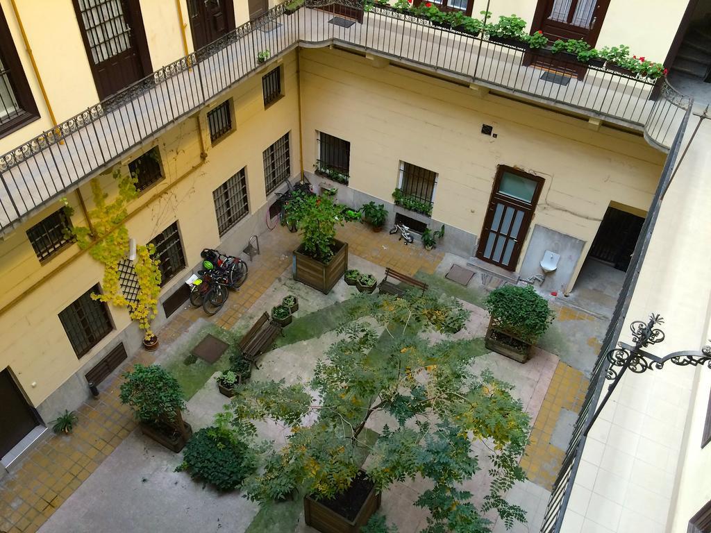Hello Downtown Apartment - Eiffel Budapest Room photo